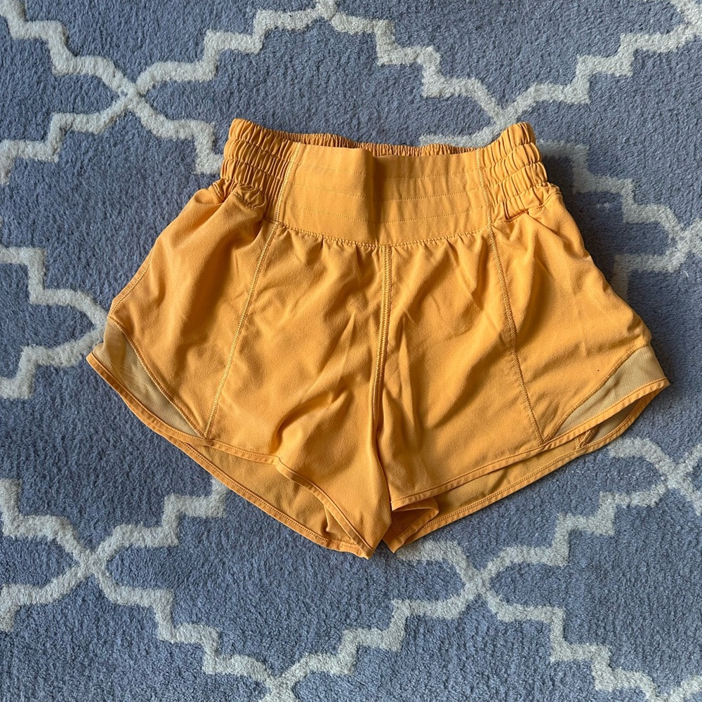 lululemon athletica Women's High-Rise Hotty Hots Shorts - Mango Dream